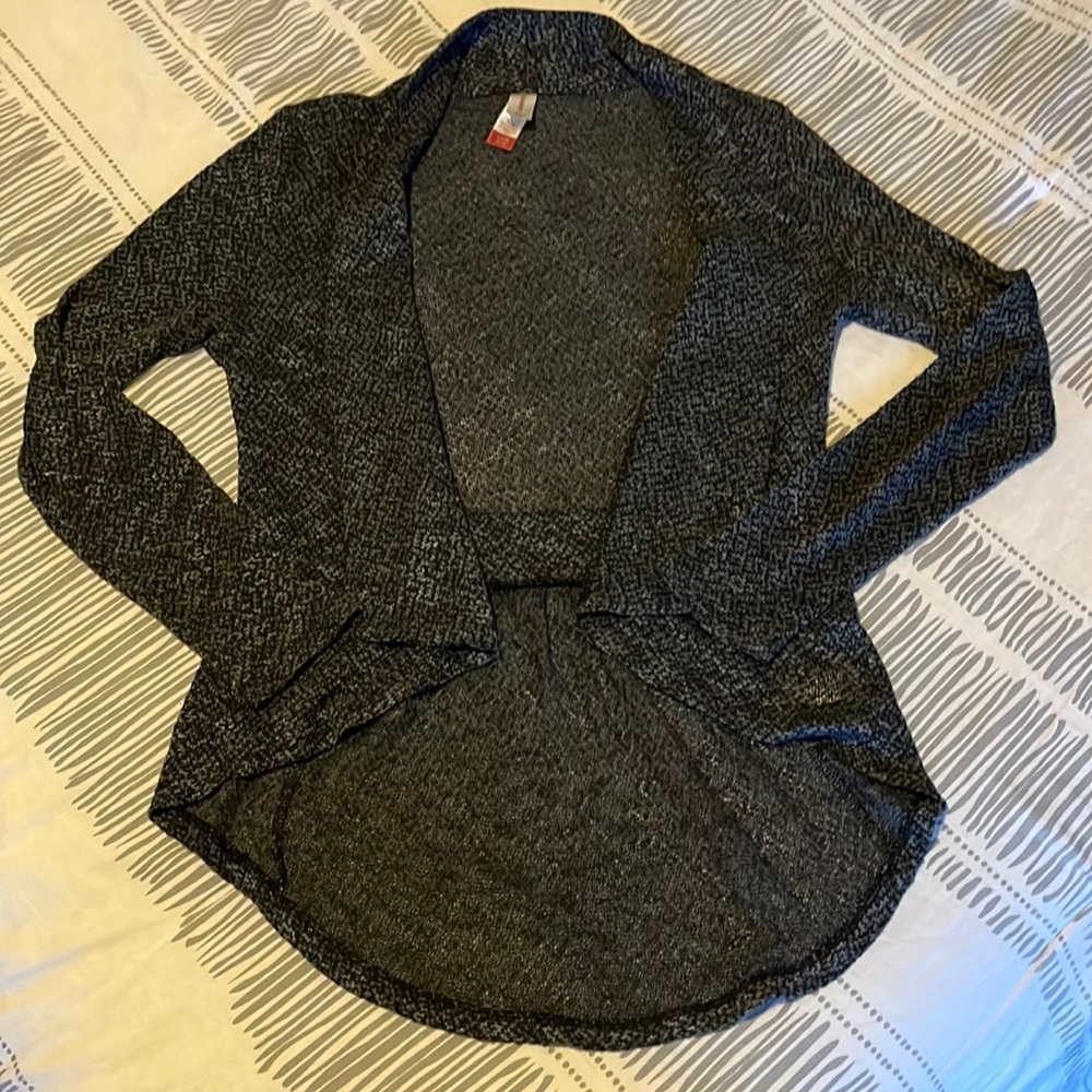 No boundaries Gray Speckled cardigan